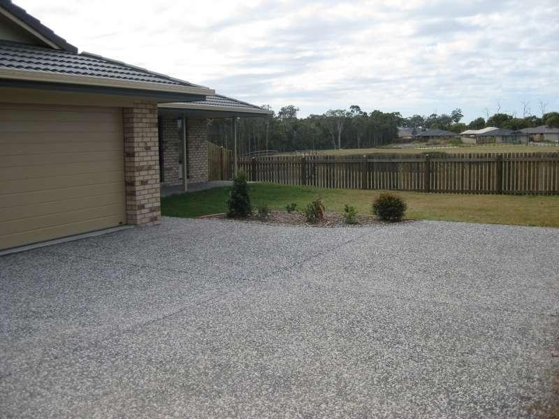 4 Bangalow Street, Morayfield QLD 4506