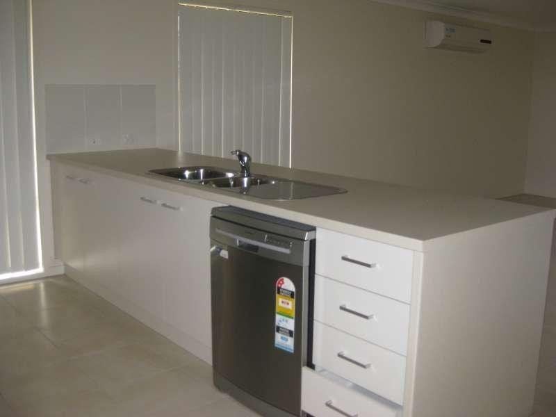 4 Bangalow Street, Morayfield QLD 4506