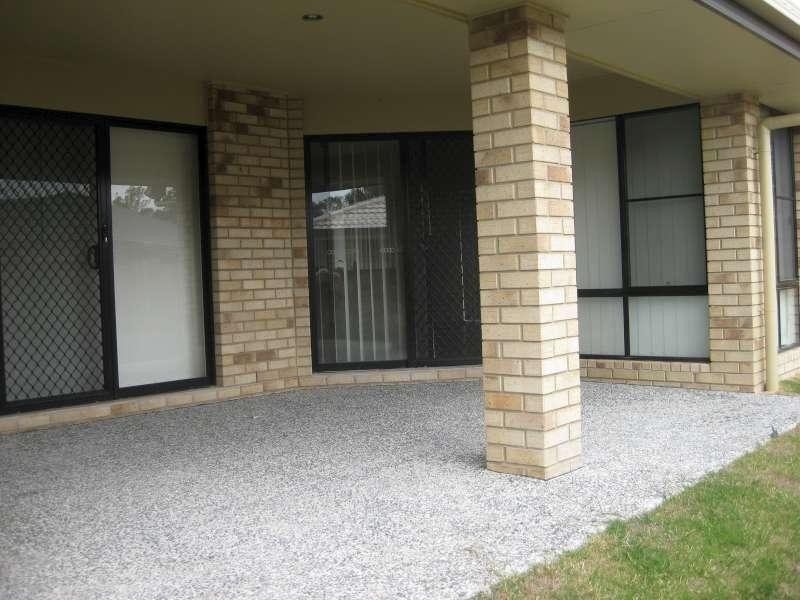 4 Bangalow Street, Morayfield QLD 4506