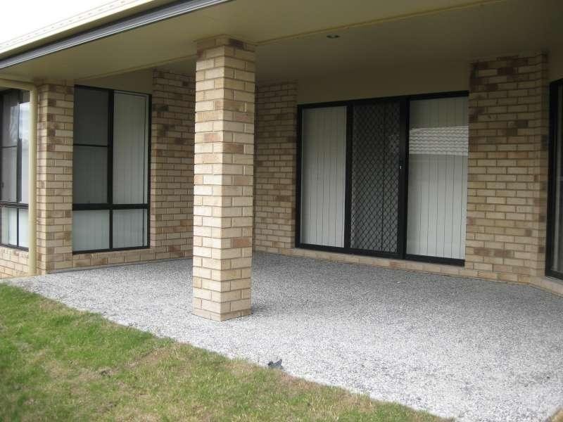 4 Bangalow Street, Morayfield QLD 4506