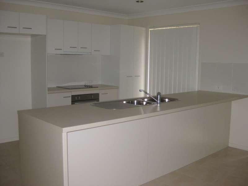 4 Bangalow Street, Morayfield QLD 4506