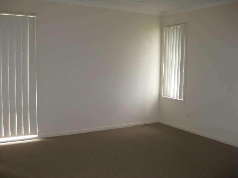 4 Bangalow Street, Morayfield QLD 4506