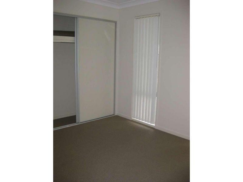 4 Bangalow Street, Morayfield QLD 4506