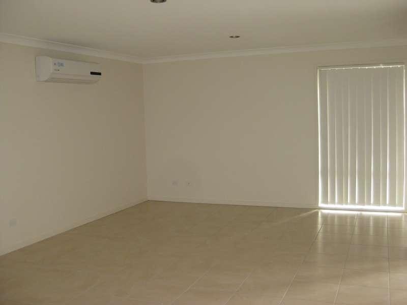 4 Bangalow Street, Morayfield QLD 4506
