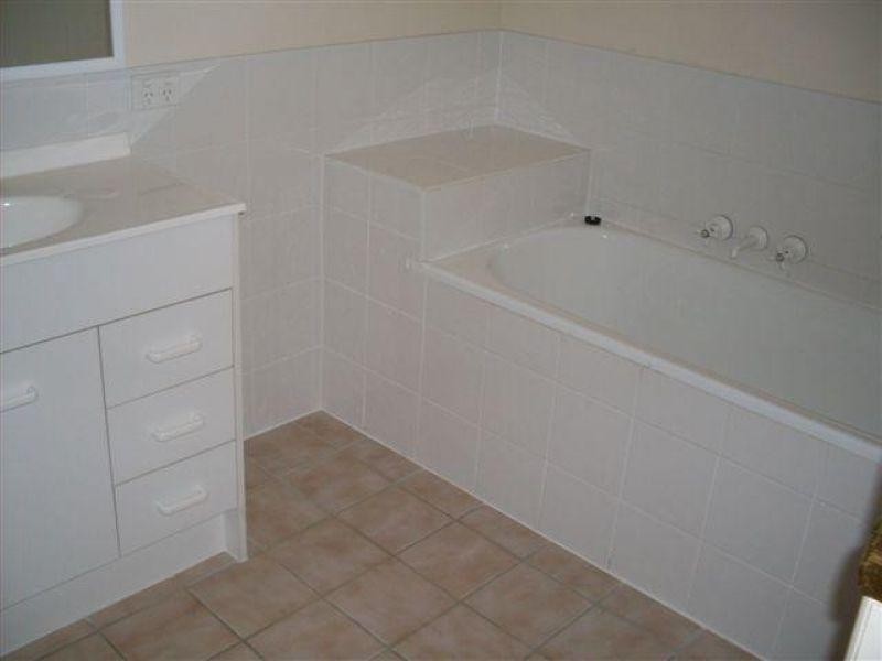 4 Woodbridge Court, Morayfield QLD 4506