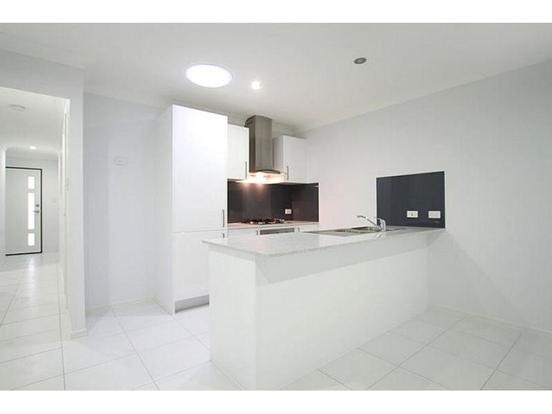 2/5 Danica Court, Morayfield QLD 4506