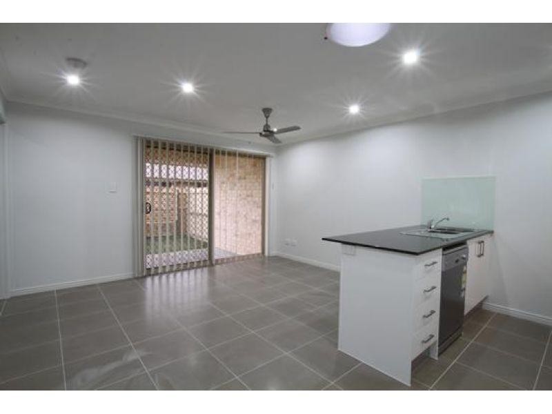 2/35 Sunflower Crescent, Caboolture QLD 4510