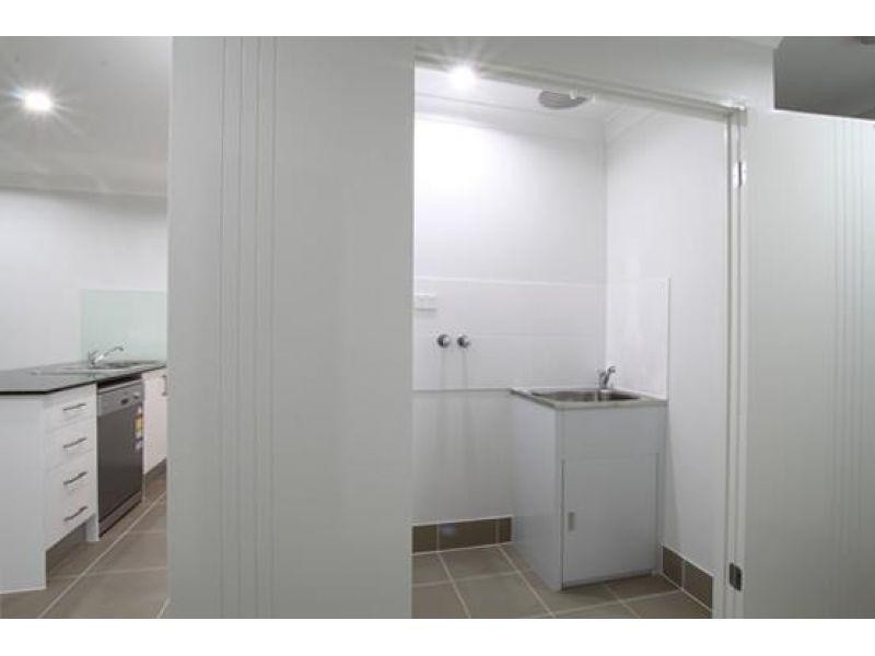 2/35 Sunflower Crescent, Caboolture QLD 4510