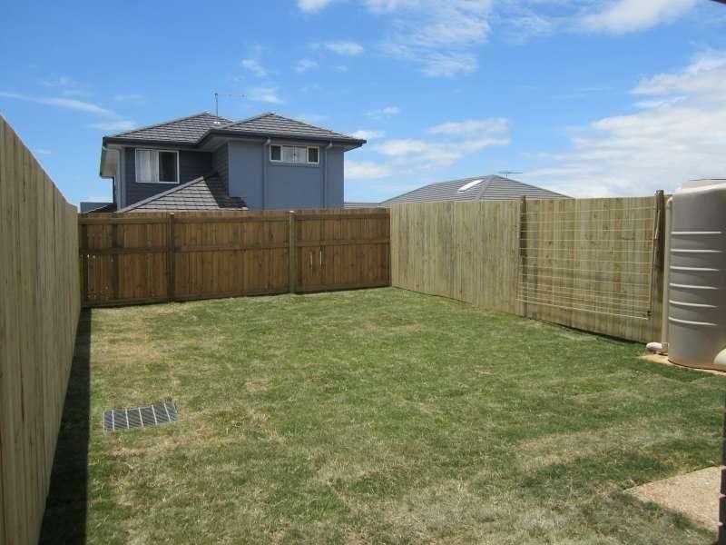 2/64 Clove Street, Griffin QLD 4503