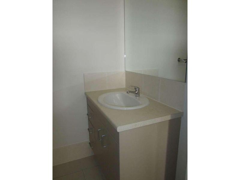 2/64 Clove Street, Griffin QLD 4503