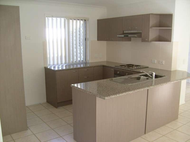 33 Hollywood Avenue, Bellmere QLD 4510