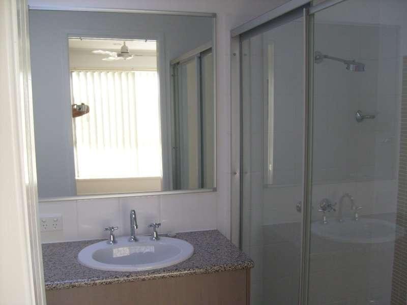 33 Hollywood Avenue, Bellmere QLD 4510