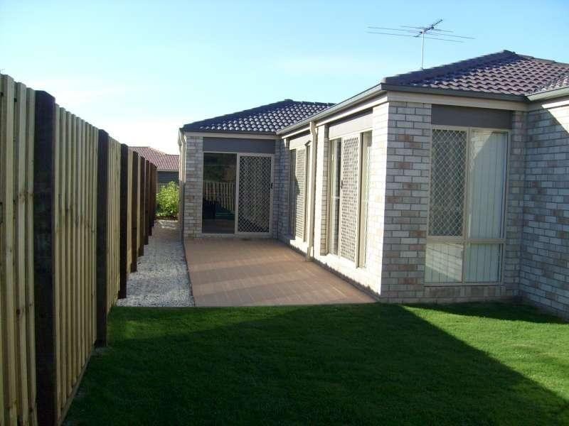 33 Hollywood Avenue, Bellmere QLD 4510