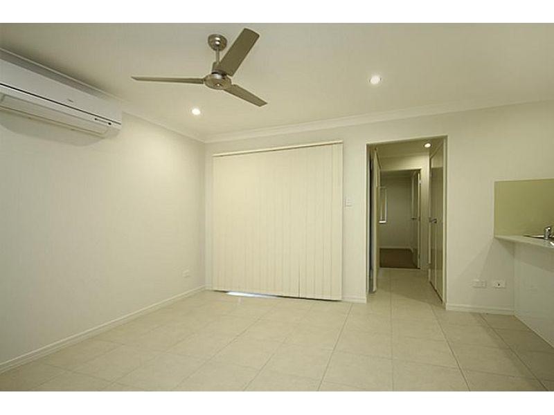 2/11 Zanow Street, Caboolture QLD 4510