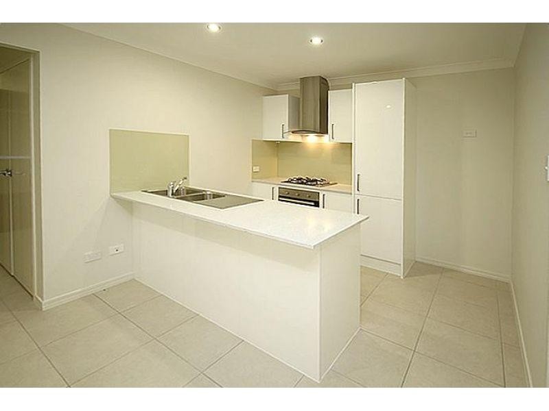 2/11 Zanow Street, Caboolture QLD 4510