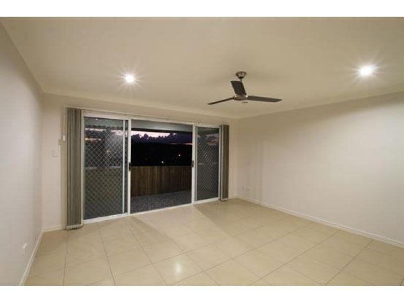 1/2 Homeland Crescent, Warner QLD 4500