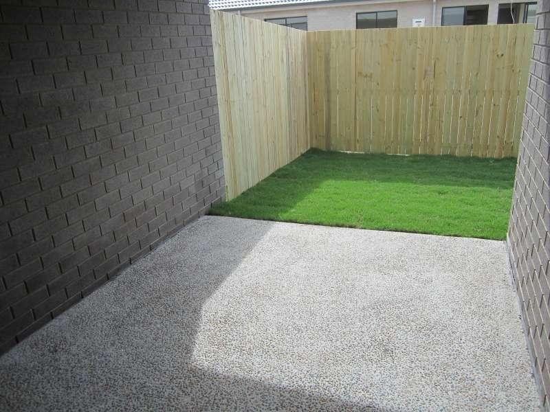 2/22 Retreat Crescent, Narangba QLD 4504