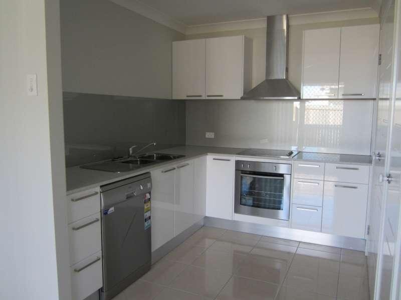 2/17 Sims Street, Caboolture QLD 4510