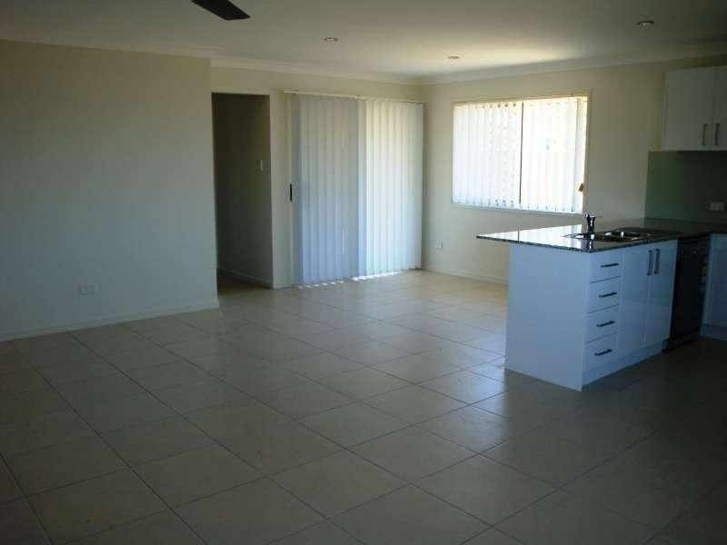 18 Bluejay Circuit, Morayfield QLD 4506