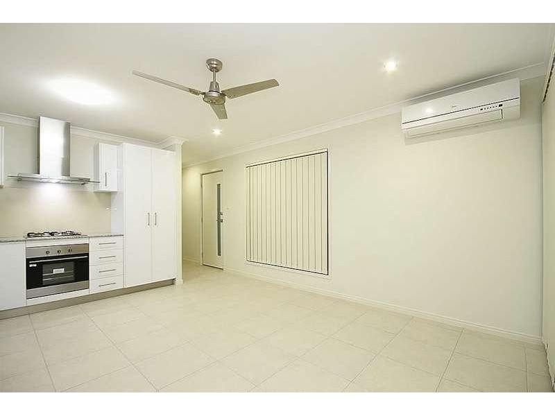 2/18 Braxlaw Crescent, Dakabin QLD 4503