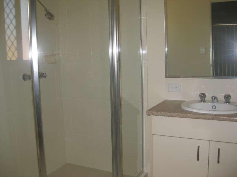 1/2 Eve Court, Kallangur QLD 4503