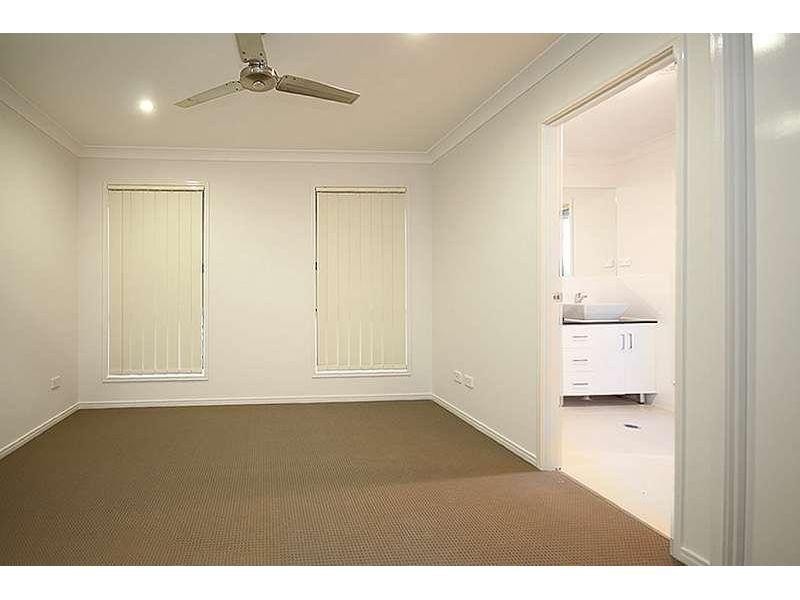 1/18 Toby Close, Kallangur QLD 4503