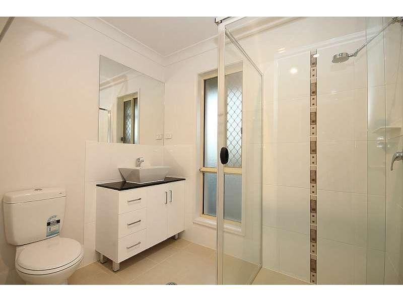 1/18 Toby Close, Kallangur QLD 4503