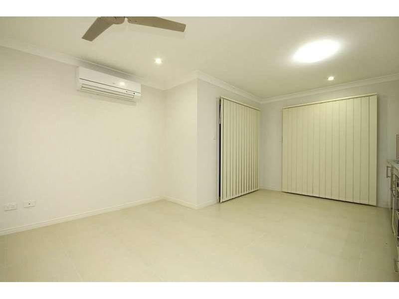 2/18 Toby Close, Kallangur QLD 4503