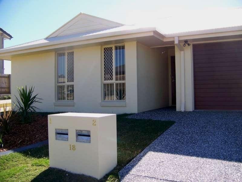 2/18 Toby Close, Kallangur QLD 4503
