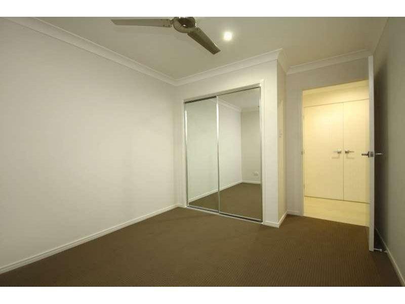 2/18 Toby Close, Kallangur QLD 4503