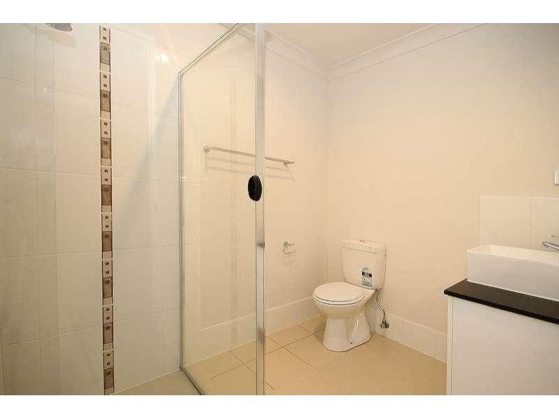 2/18 Toby Close, Kallangur QLD 4503