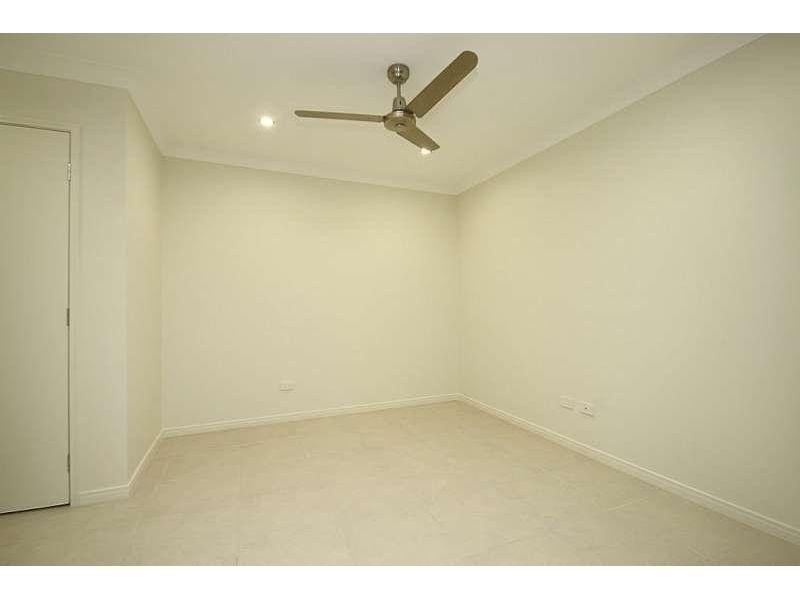 2/24 Montree Circuit, Kallangur QLD 4503