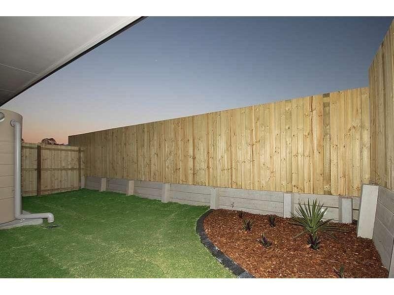 2/24 Montree Circuit, Kallangur QLD 4503