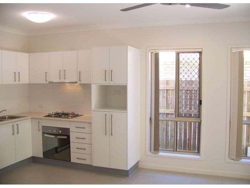 2/33 Montree Circuit, Kallangur QLD 4503