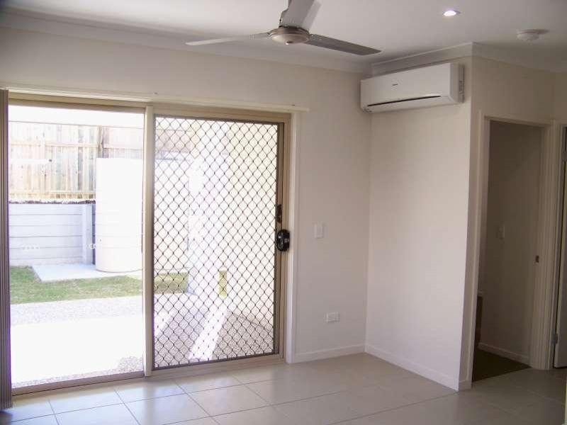 2/33 Montree Circuit, Kallangur QLD 4503