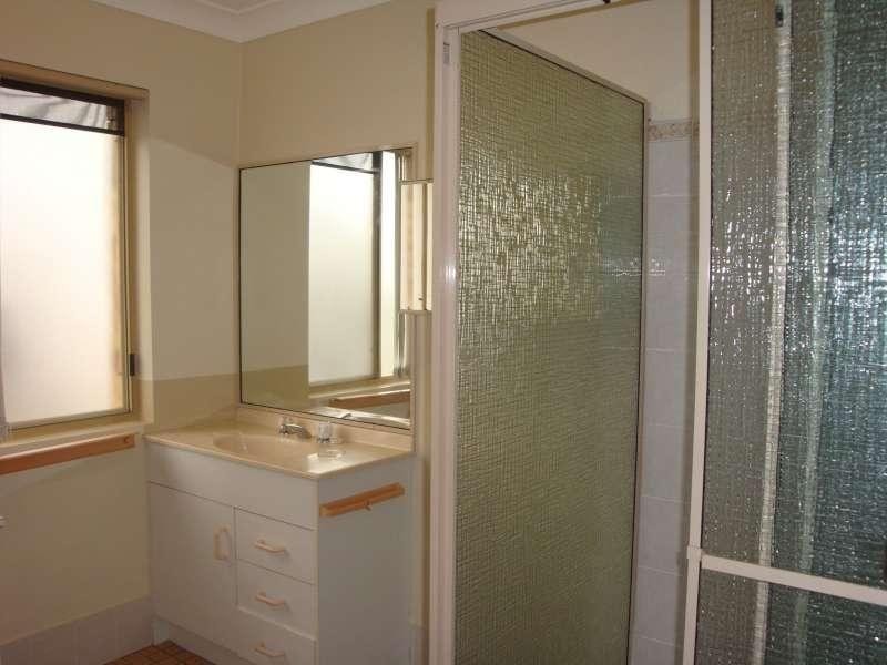 18/45 Marine Parade, Redcliffe QLD 4020