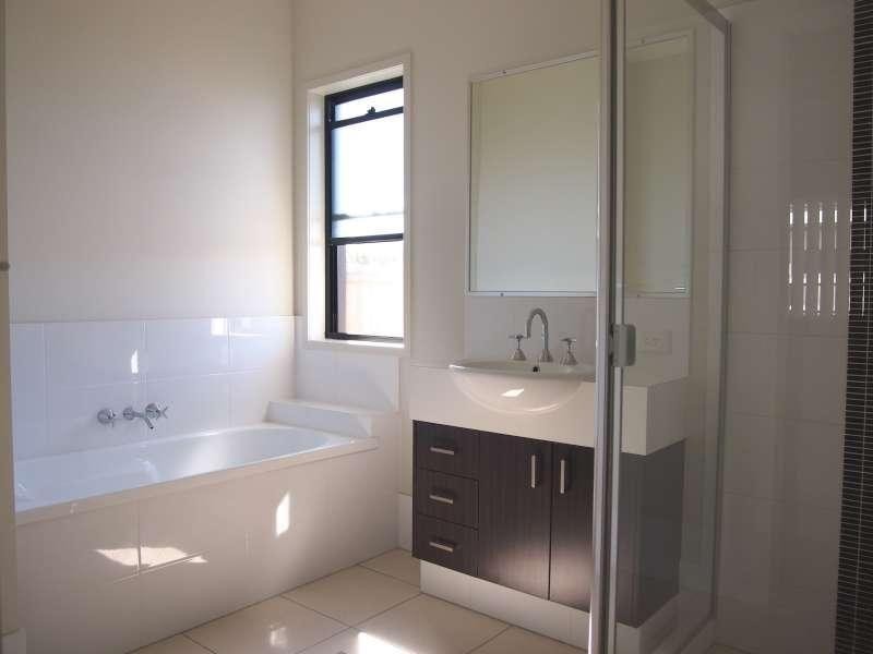 9 Price Street, North Lakes QLD 4509