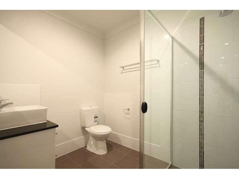 2/27 Montree Circuit, Kallangur QLD 4503