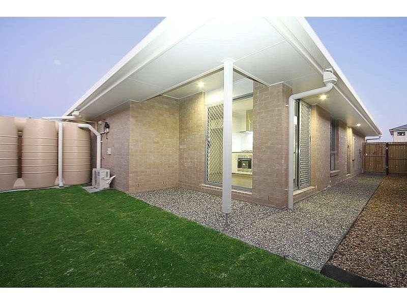 2/27 Montree Circuit, Kallangur QLD 4503