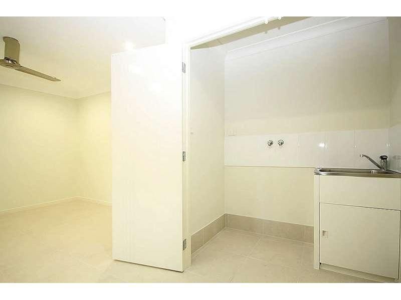 2/25 Montree Circuit, Kallangur QLD 4503