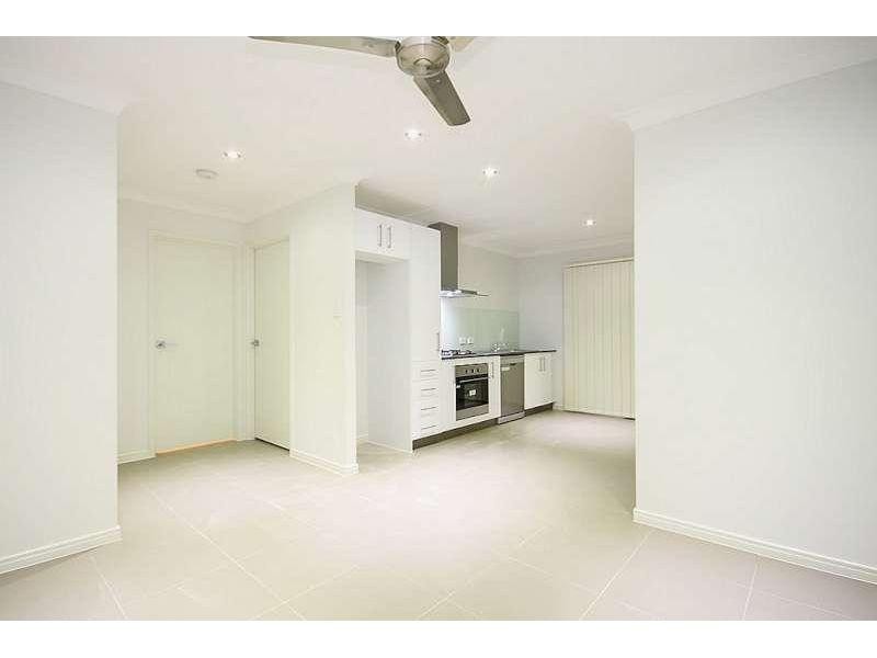 2/19 Montree Circuit, Kallangur QLD 4503