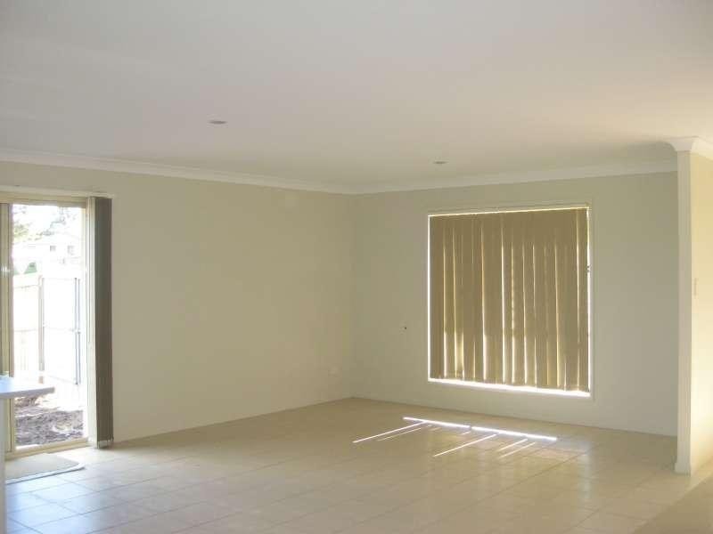 15 Diane Parade, Kallangur QLD 4503