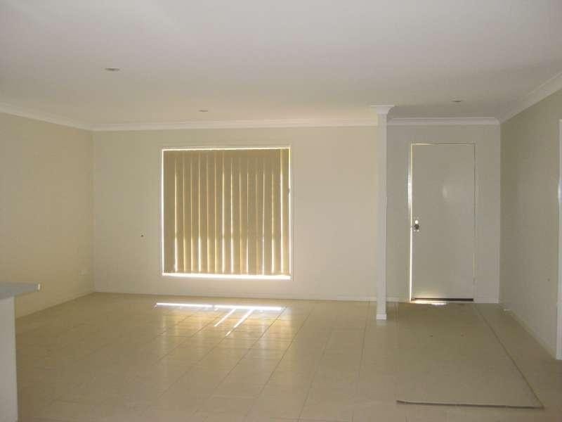 15 Diane Parade, Kallangur QLD 4503