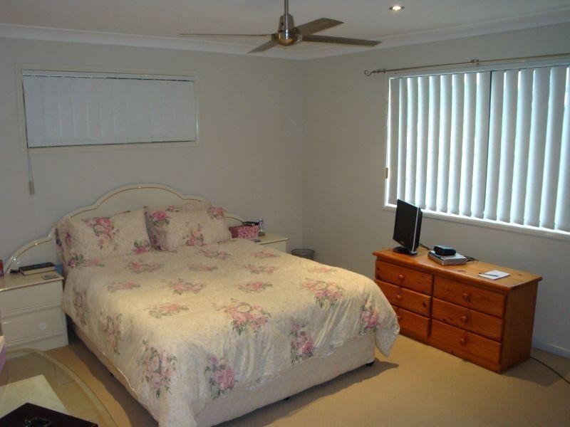 276 Bestmann Road, Sandstone Point QLD 4511