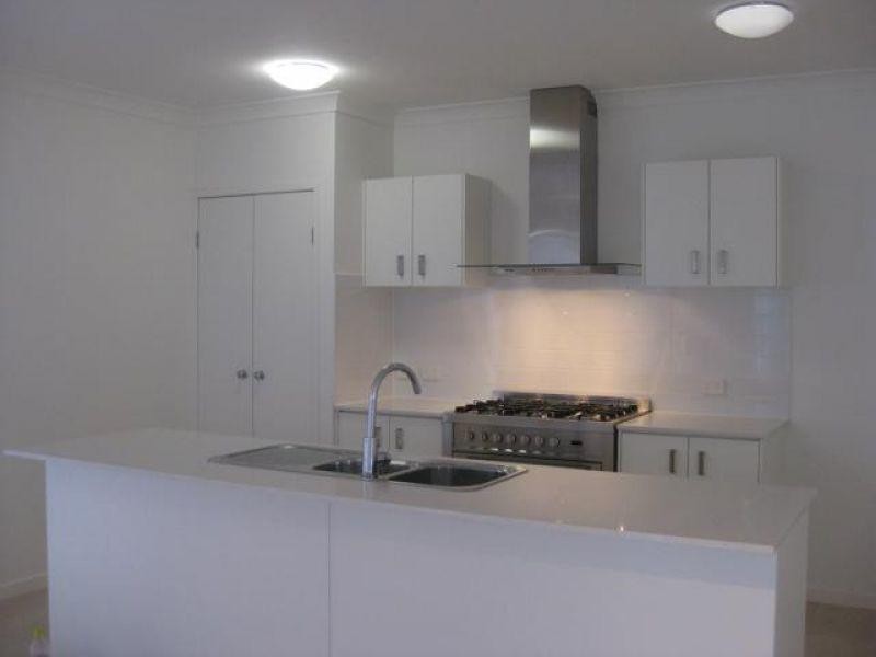 6 Sears Parade, North Lakes QLD 4509