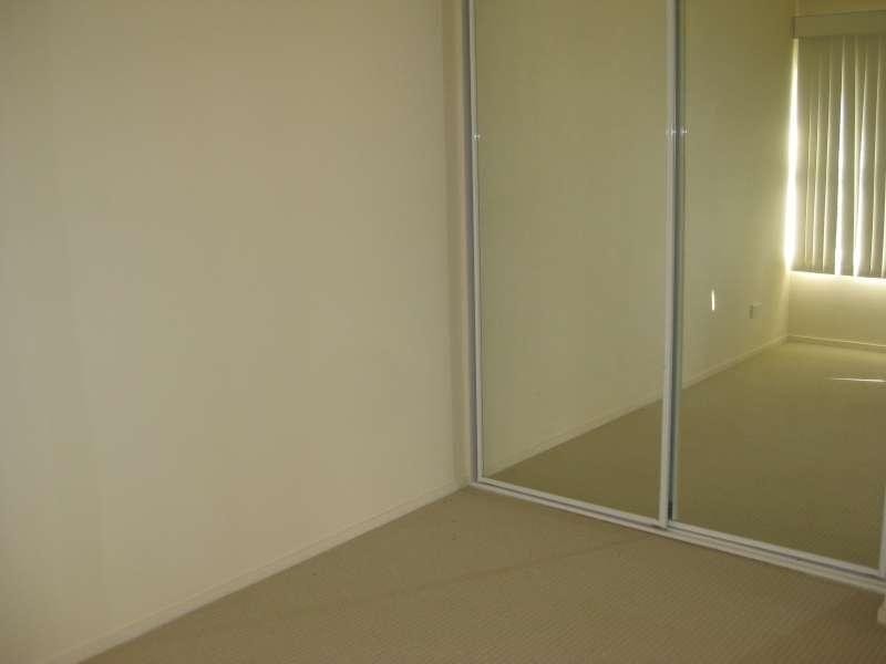 25/77 Marine Parade, Redcliffe QLD 4020