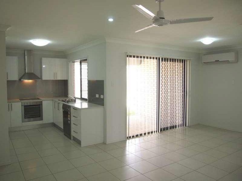 2/7 Crocodile Avenue, Morayfield QLD 4506