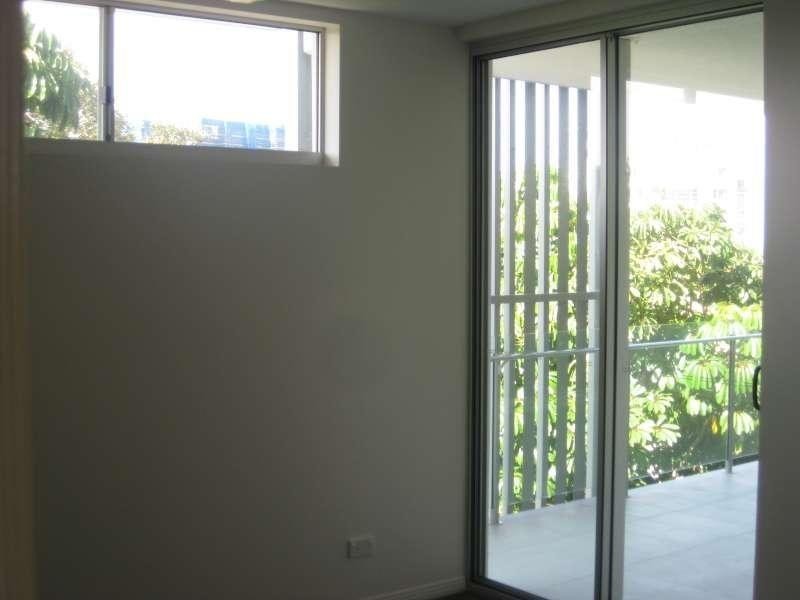 8/75 Sutton Street, Redcliffe QLD 4020