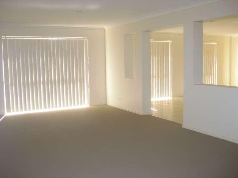 8 Dear Place, Bellmere QLD 4510