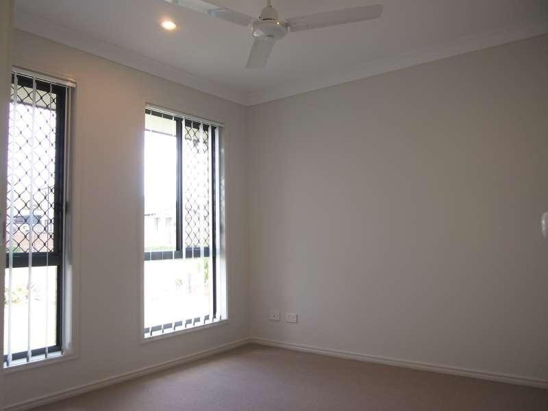 2/32 Almond Way, Bellmere QLD 4510